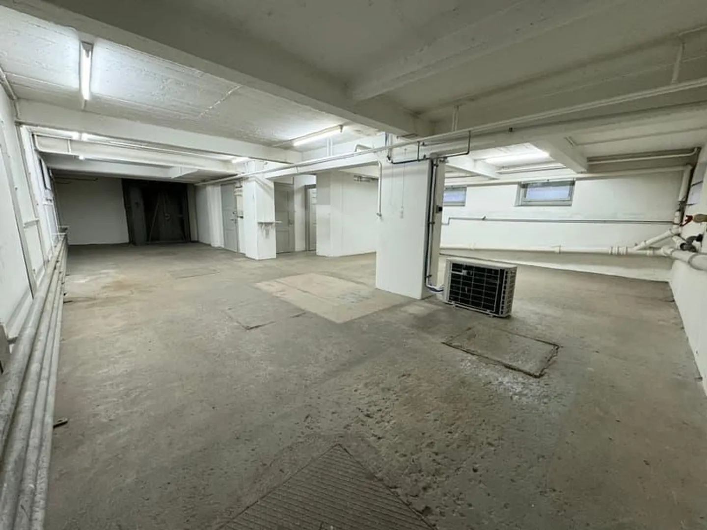 Spacious storage space in dry basement versatile use - Photo 1 of 3