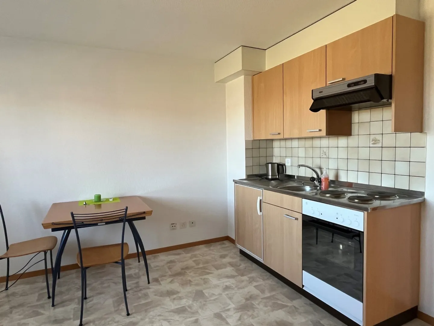 Partially furnished studio in a quiet location - Photo 6 of 12