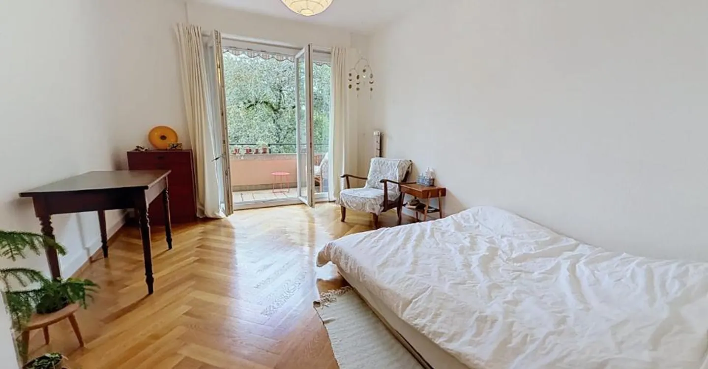 Beautiful bright 2.5 room apartment in Lausanne - Photo 1 of 9
