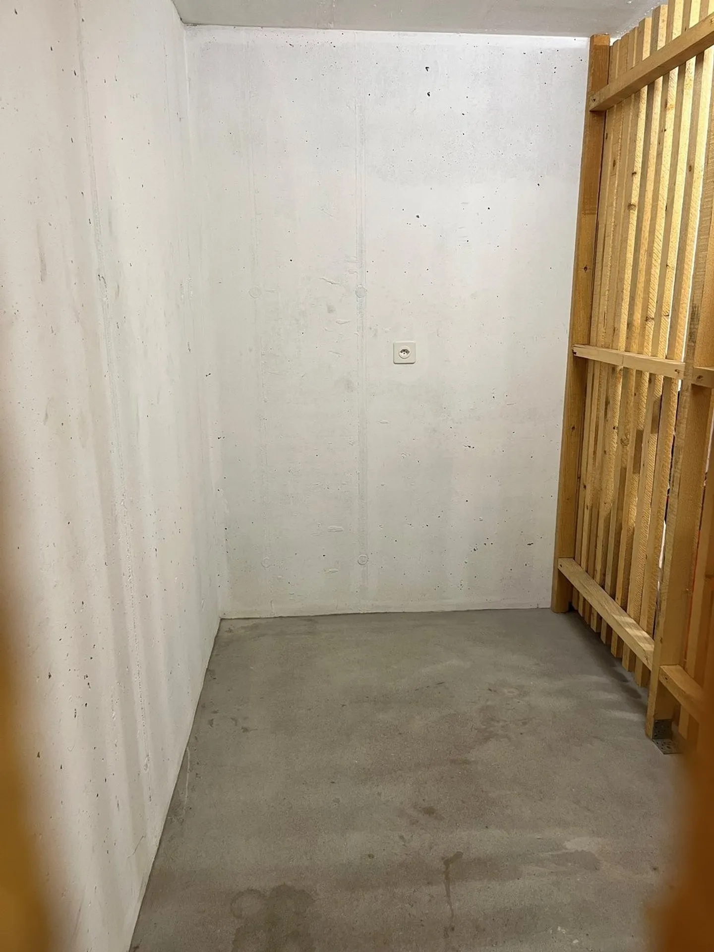 Partially furnished studio in a quiet location - Photo 11 of 12