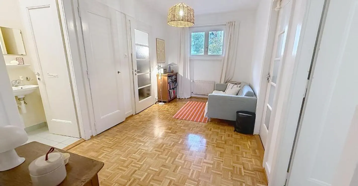 Beautiful bright 2.5 room apartment in Lausanne - Photo 4 of 9