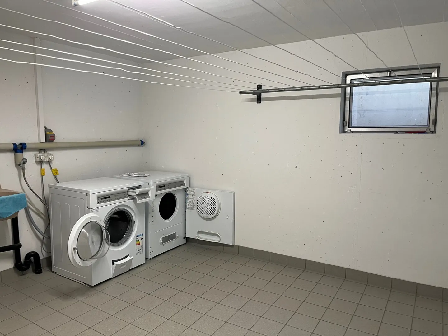 Partially furnished studio in a quiet location - Photo 12 of 12