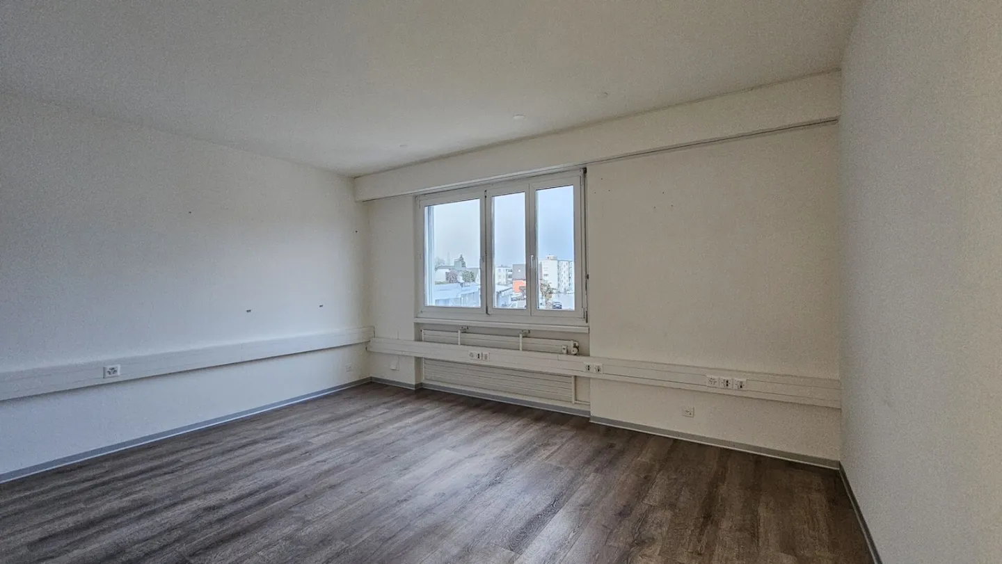 Ufficio o spazio commerciale ben progettato e praticamente suddiviso "Plug & Work" - Foto 6 di 11