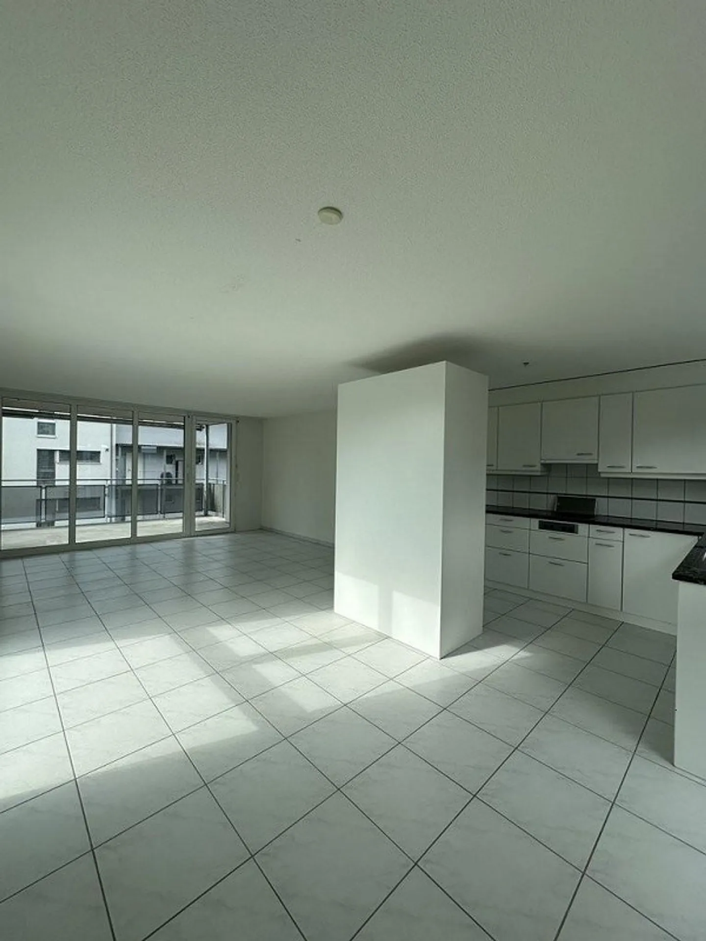 Beautiful, spacious apartment in a quiet environment! - Photo 2 of 7