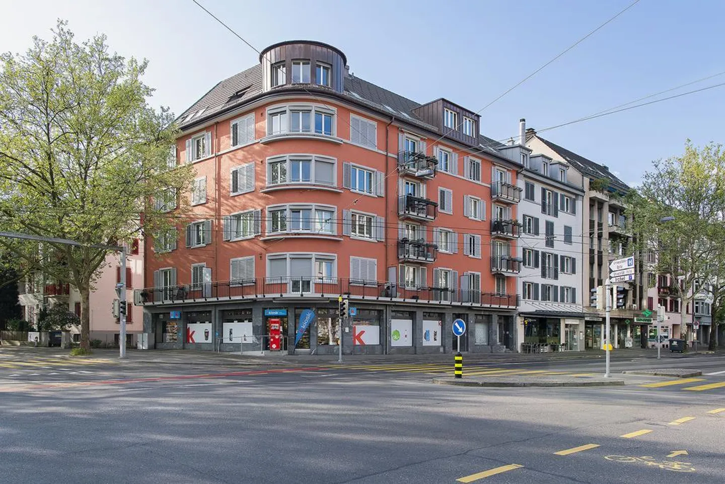 Place de parking extérieure - Photo 1 sur 2