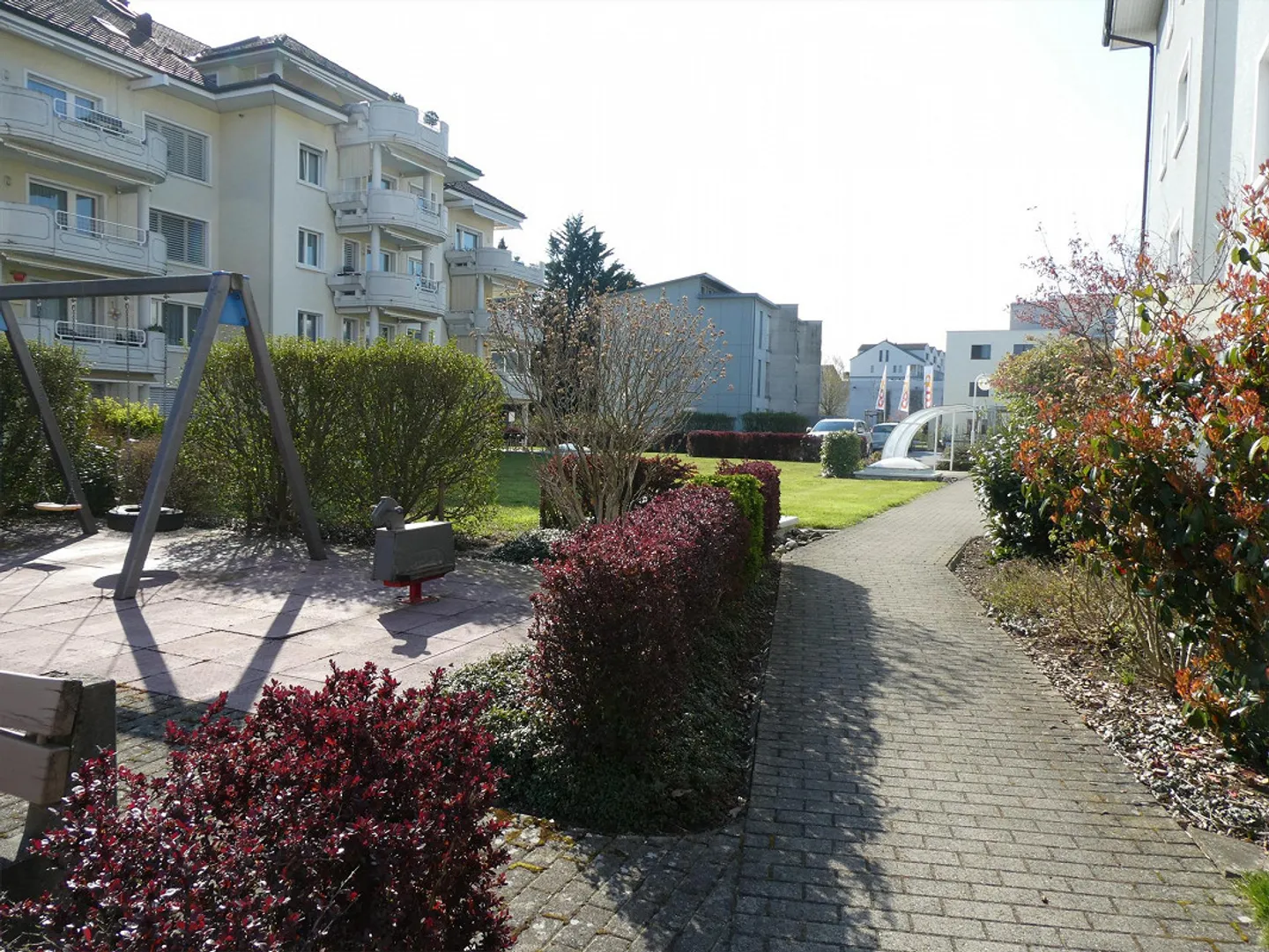 Appartement 4.5 pièces dans un emplacement central et calme à Reinach - Photo 16 sur 18