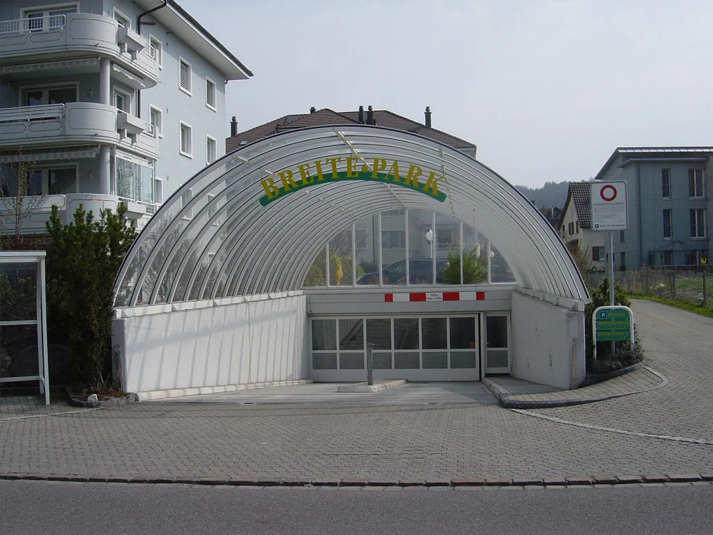 Appartement 4.5 pièces dans un emplacement central et calme à Reinach - Photo 13 sur 18