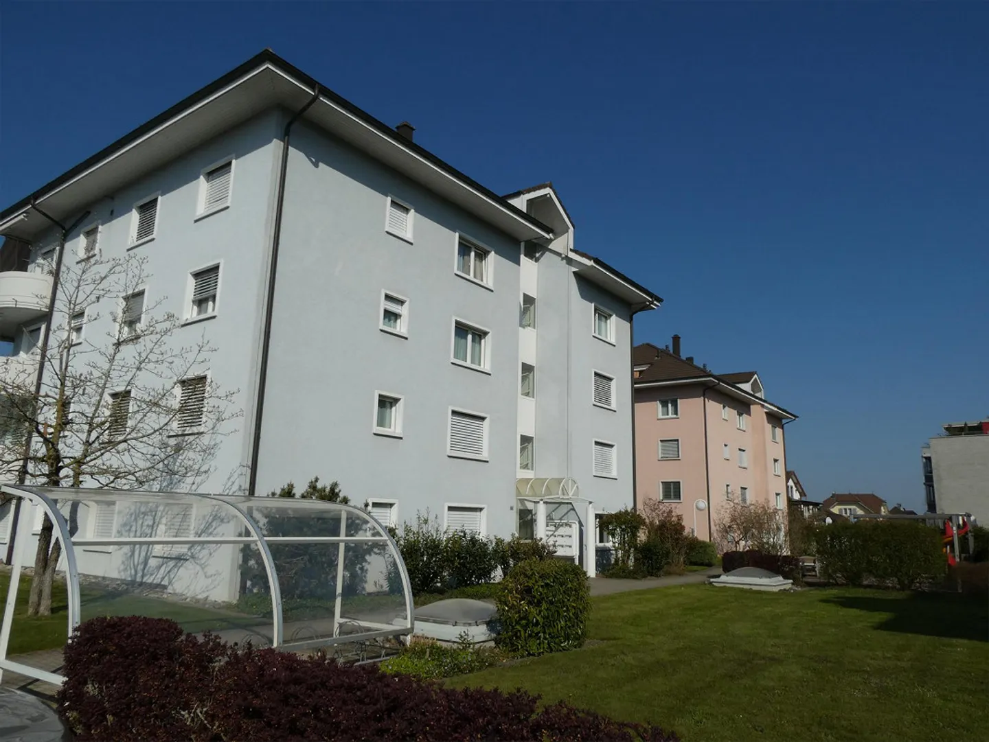 Appartement 4.5 pièces dans un emplacement central et calme à Reinach - Photo 17 sur 18