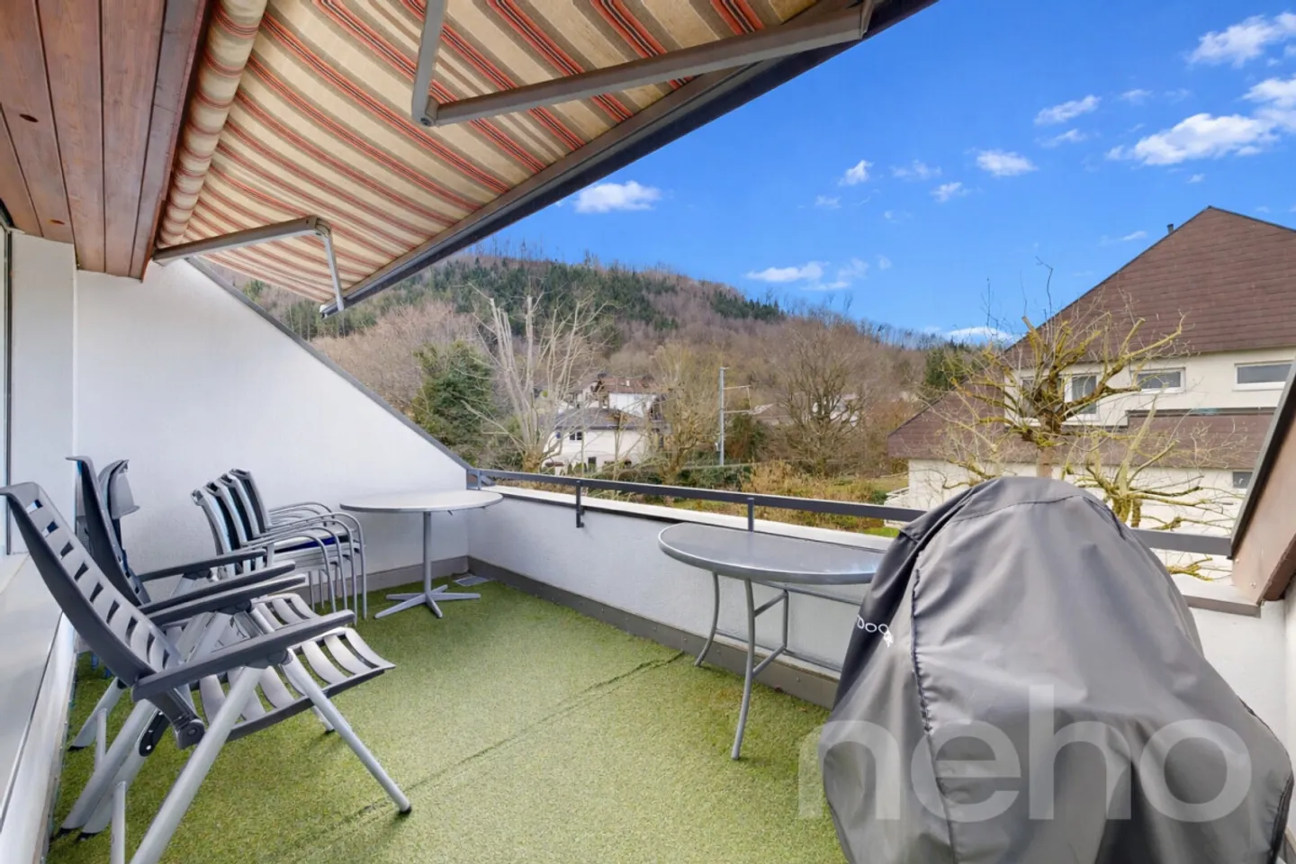 Appartement sous les combles spacieux - Photo 3 sur 12