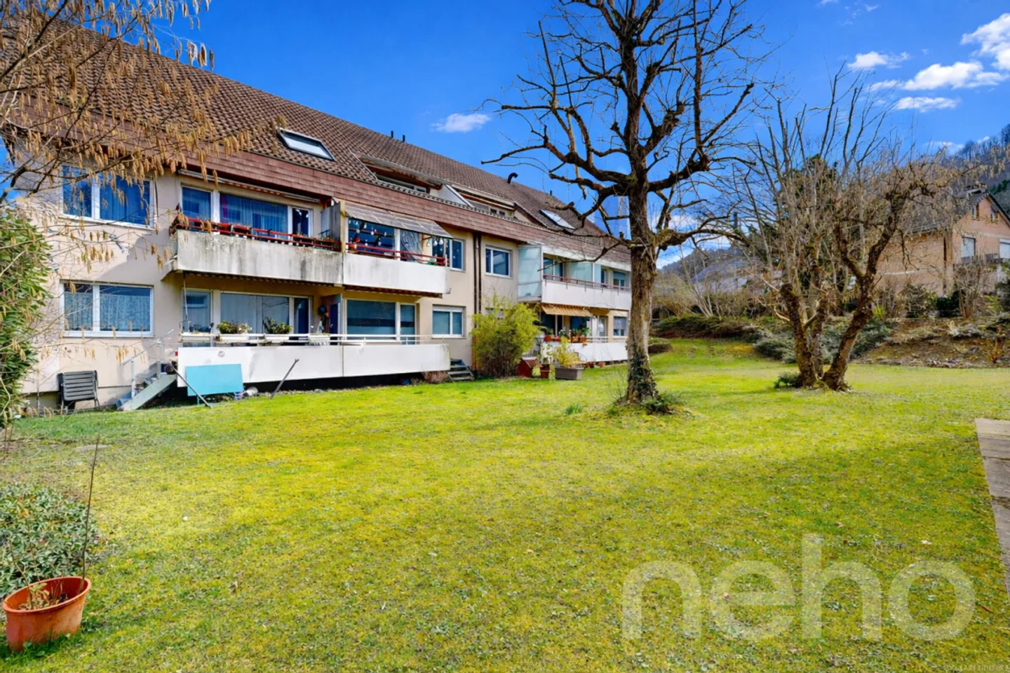 Appartement sous les combles spacieux - Photo 2 sur 12