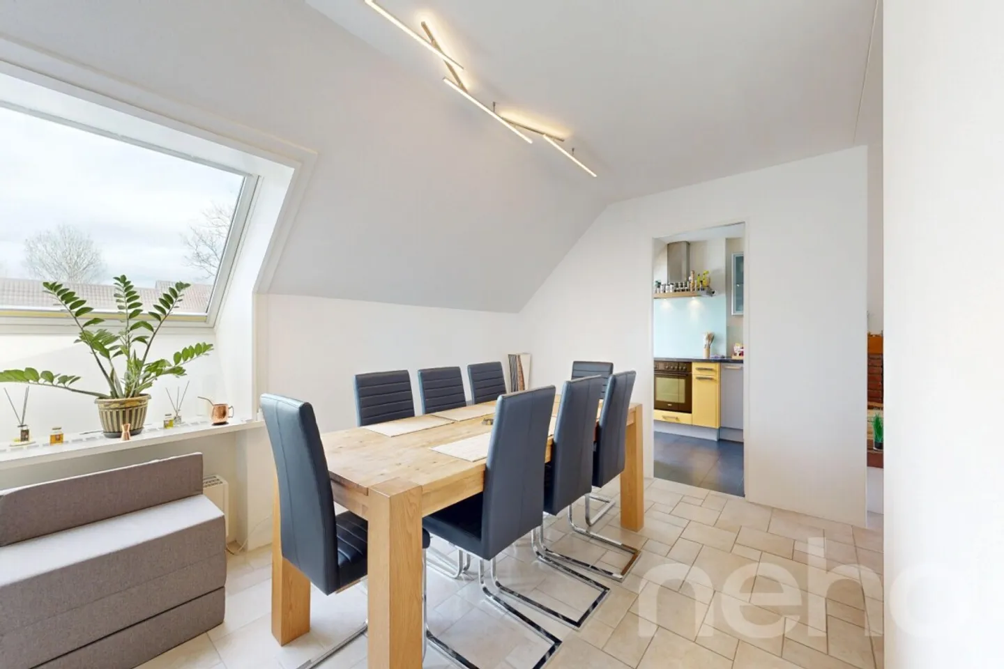 Appartement sous les combles spacieux - Photo 5 sur 12