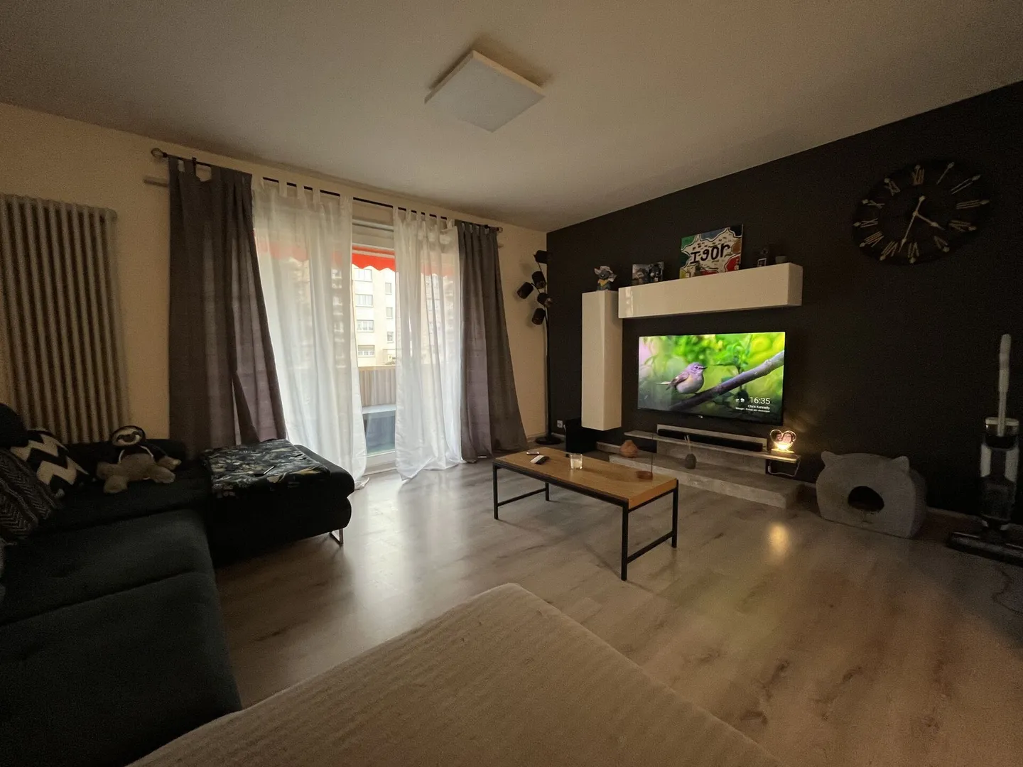 ENTIRELY RENOVATED, BRIGHT, WELL LOCATED - Photo 8 of 11