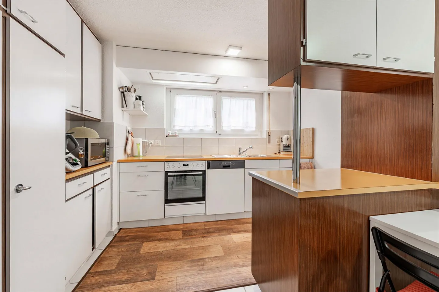 Free On-Site Viewing: November 6, 2025, 4:00 PM - 5:30 PM - Photo 6 of 13