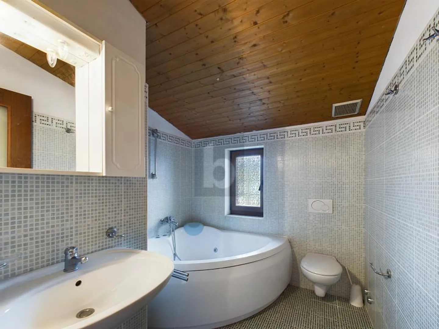 Renovated Multi-Family Home - Photo 5 of 6