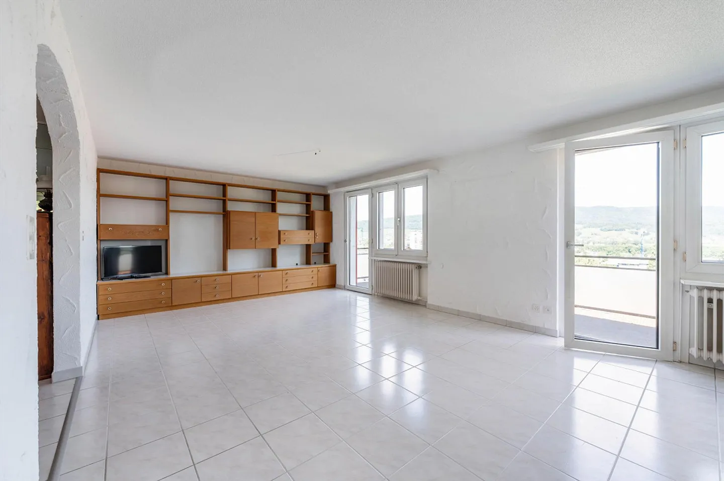 Free On-Site Viewing: November 6, 2025, 4:00 PM - 5:30 PM - Photo 7 of 13