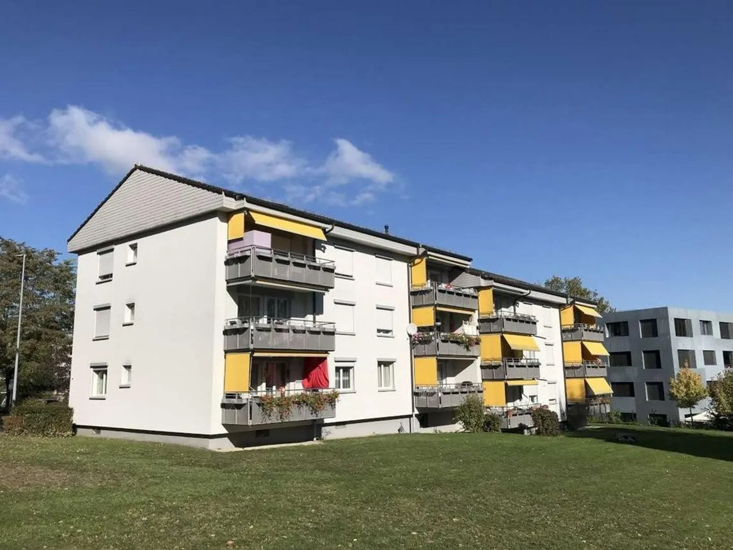 Ungedeckter Motorradabstellplatz - Foto 1 von 1