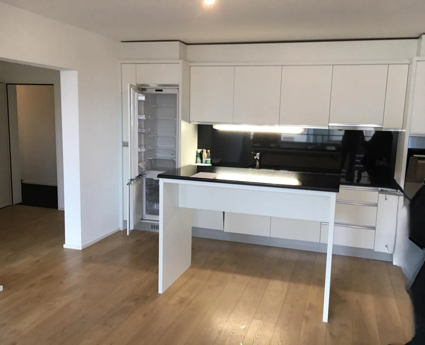 Central Apartment Seeks Tenants - Photo 3 of 10