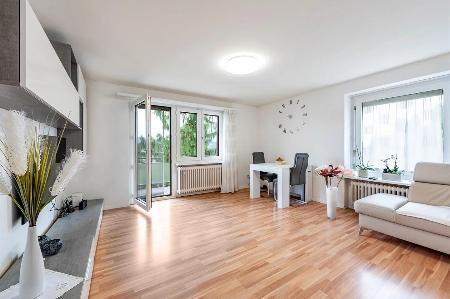 Free On-Site Viewing: November 6, 2025, 4:00 PM - 5:30 PM - Photo 9 of 13
