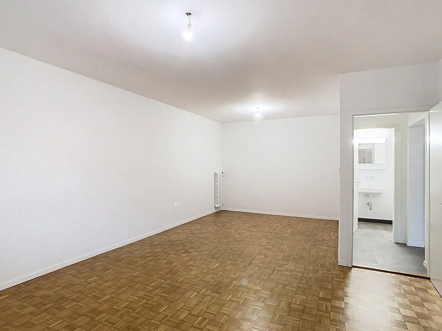 Charmante 2½-Zimmer-Wohnung in einer von Grün umgebenen Gegend - Foto 2 von 9