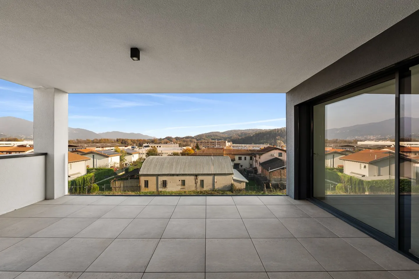 Letztes 4.5-Zimmer-Dachgeschoss in der Residenza Fontis in Stabio zum Verkauf - Foto 2 von 20