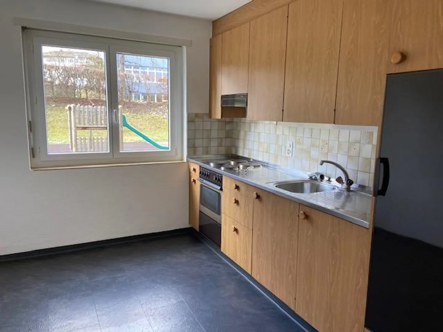 Limited: Friendly Apartment in Central Location - Photo 3 of 10