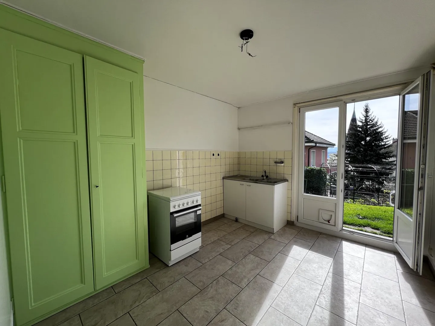 Apartment for rent - Photo 4 of 11