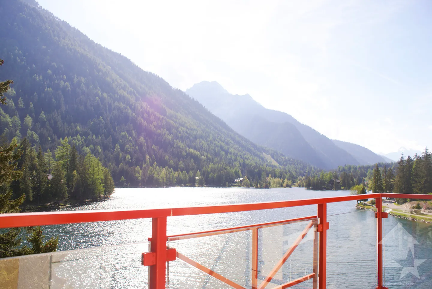 Stunning penthouse apartment with breathtaking lake view! - Photo 15 of 25