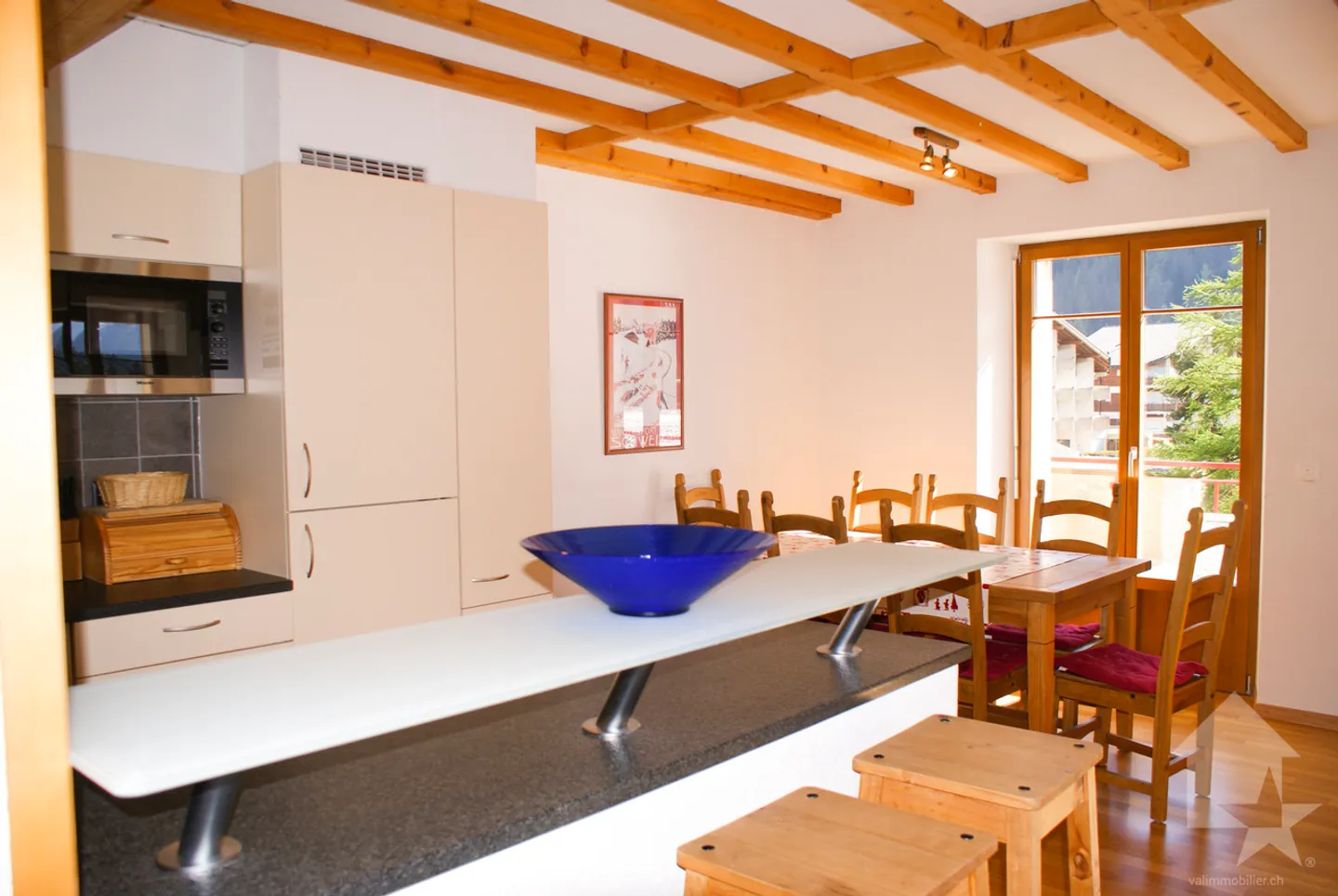 Stunning penthouse apartment with breathtaking lake view! - Photo 19 of 25