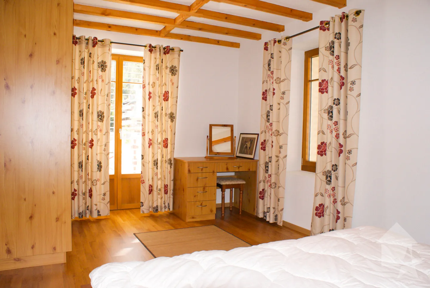 Stunning penthouse apartment with breathtaking lake view! - Photo 22 of 25