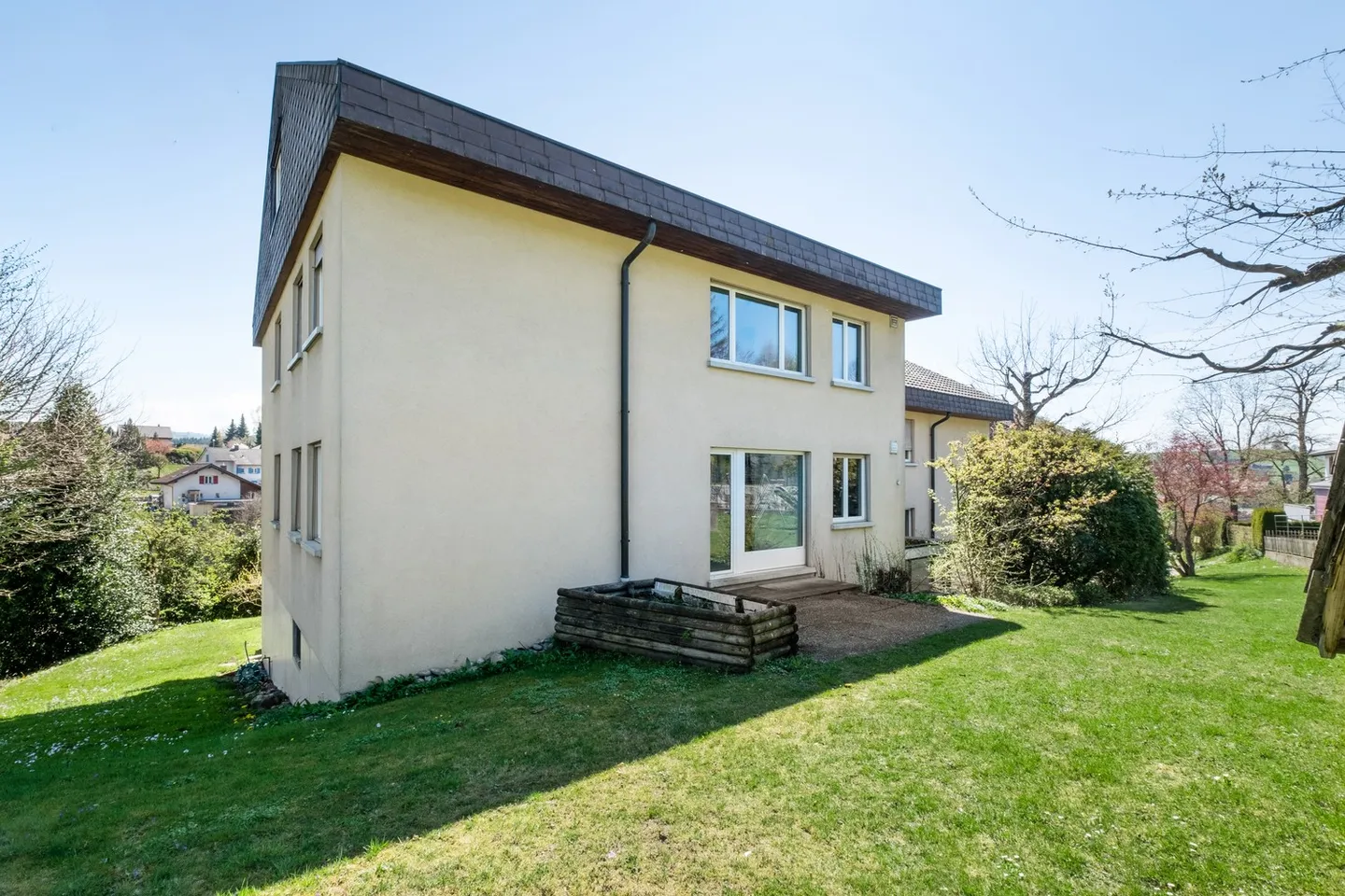 Appartement abordable dans une propriété bien entretenue - Photo 1 sur 2