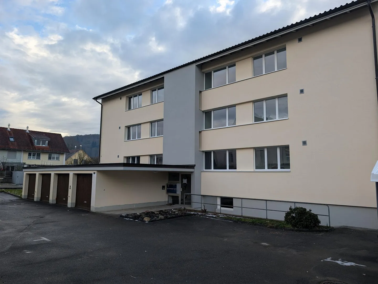 Luminoso appartamento di 4,5 stanze al piano rialzato con vista sul verde - appena ristrutturato! - Foto 14 di 14