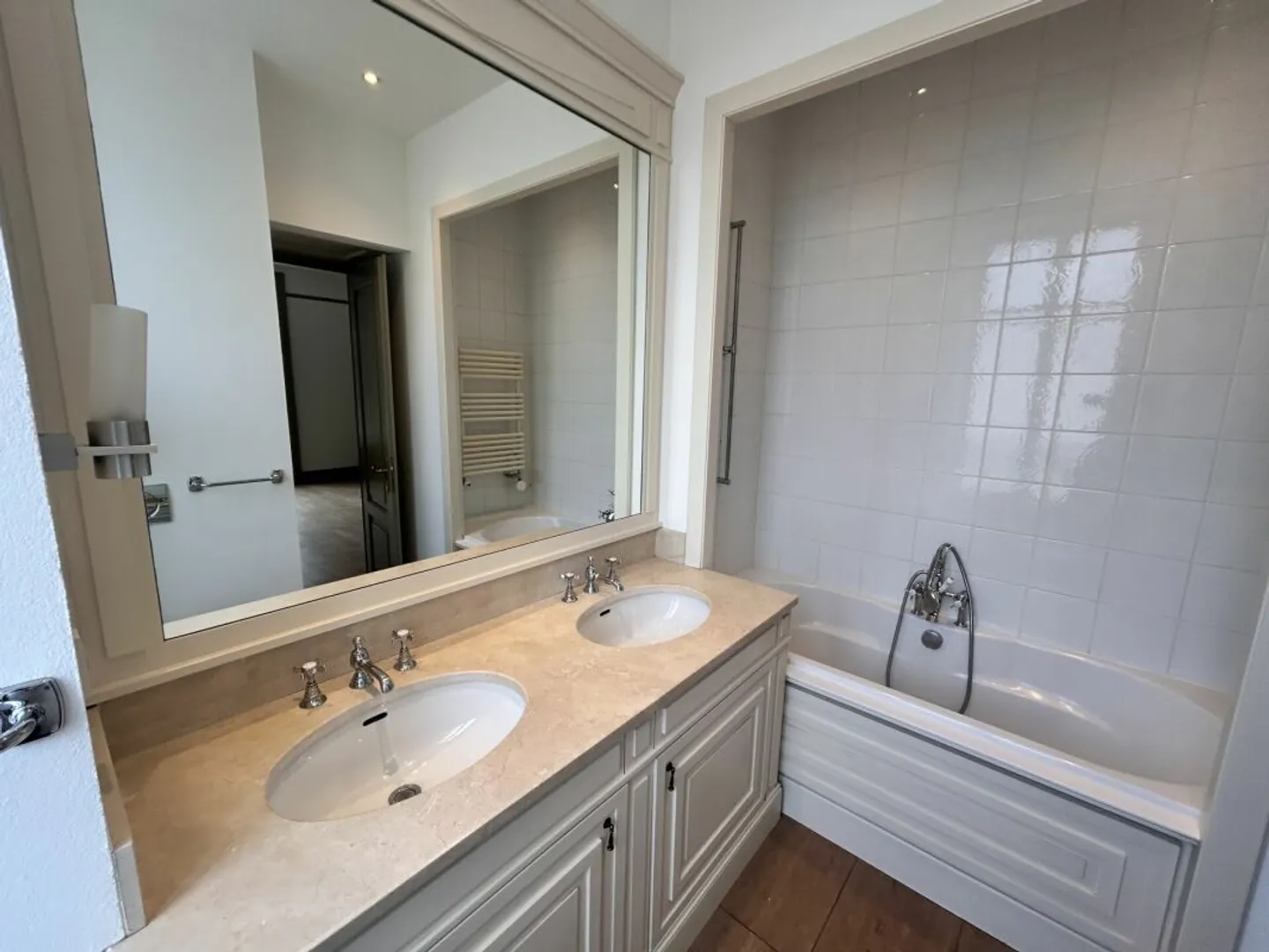Apartment for rent - Photo 9 of 11