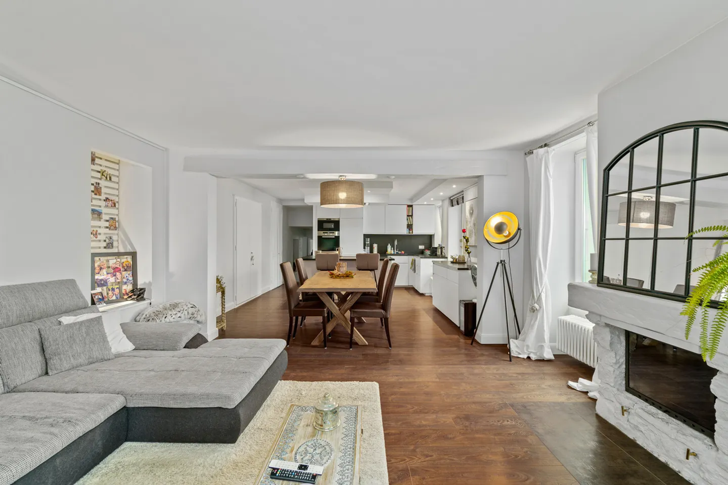Superb 4.5-room renovated apartment in Begnins - Photo 1 of 13