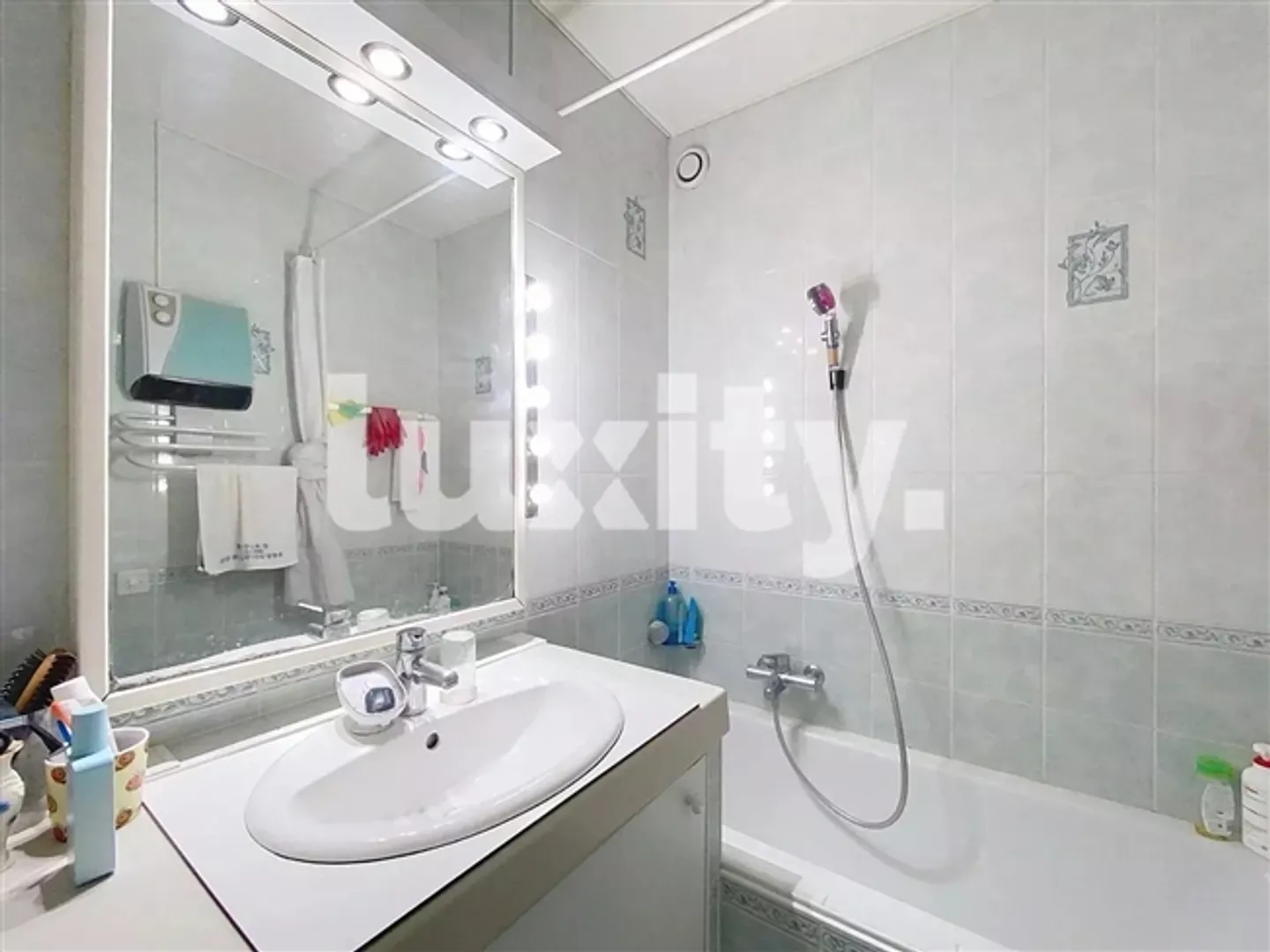 Zu vermieten in Versoix ? 5-Zimmer-Wohnung mit Seeblick - Photo 4 sur 5