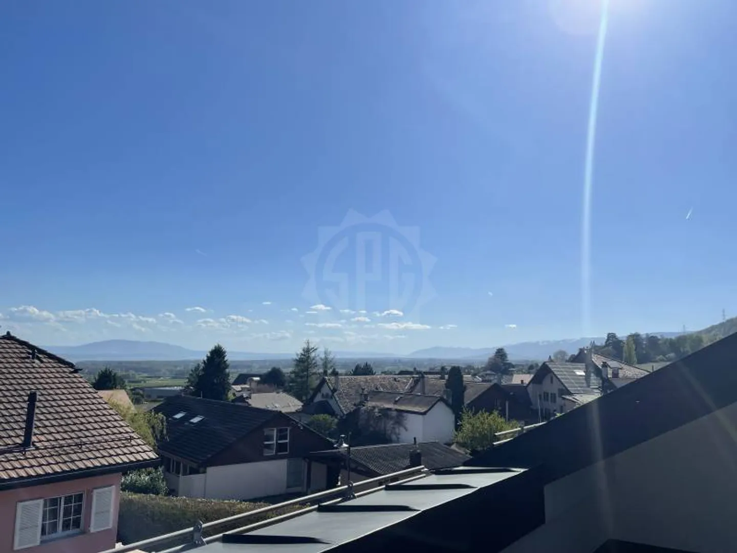 Bel Appartement Attique à Gilly - Photo 2 sur 5