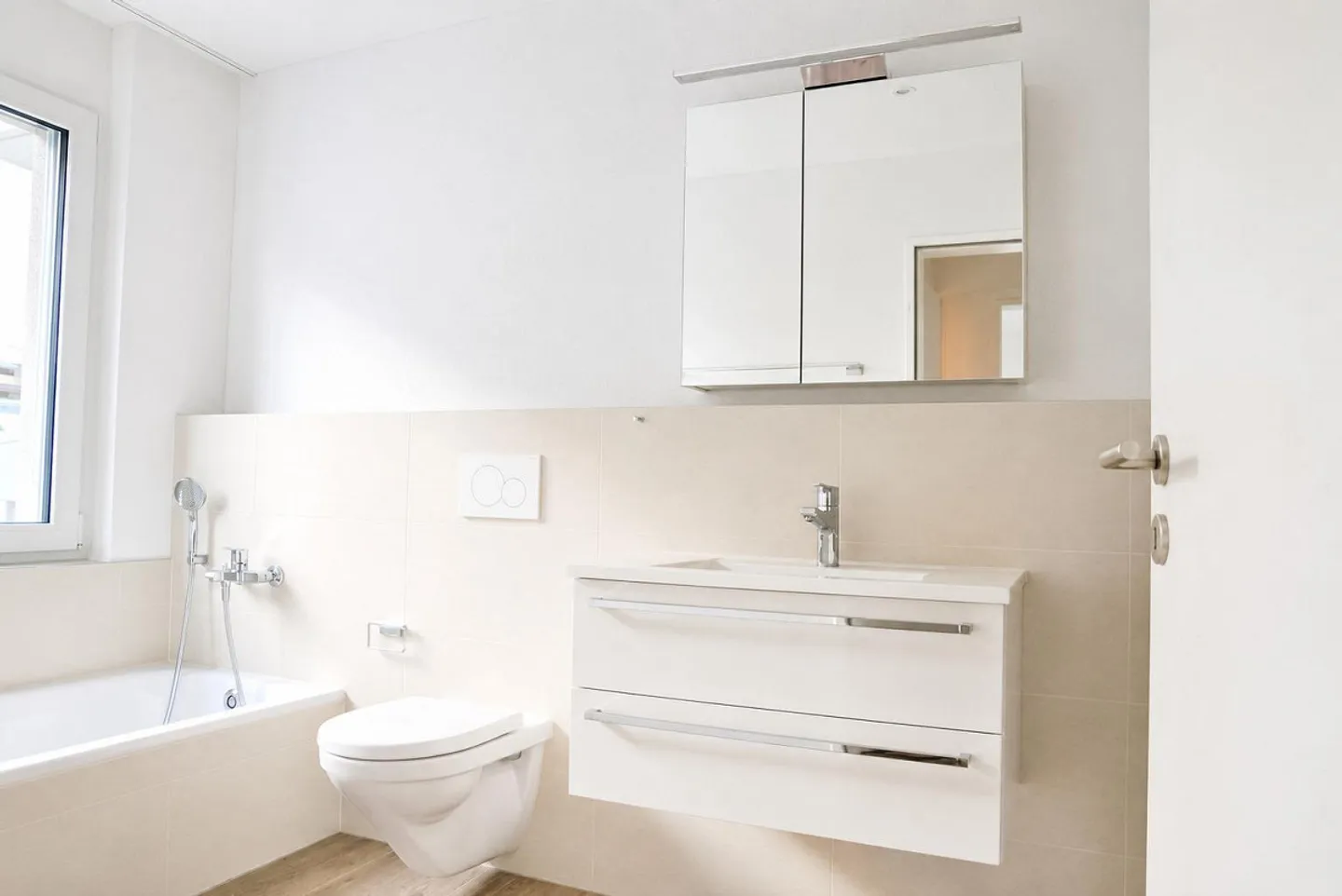Modern 4.5-room apartment in a central location in Seon - Photo 3 of 8