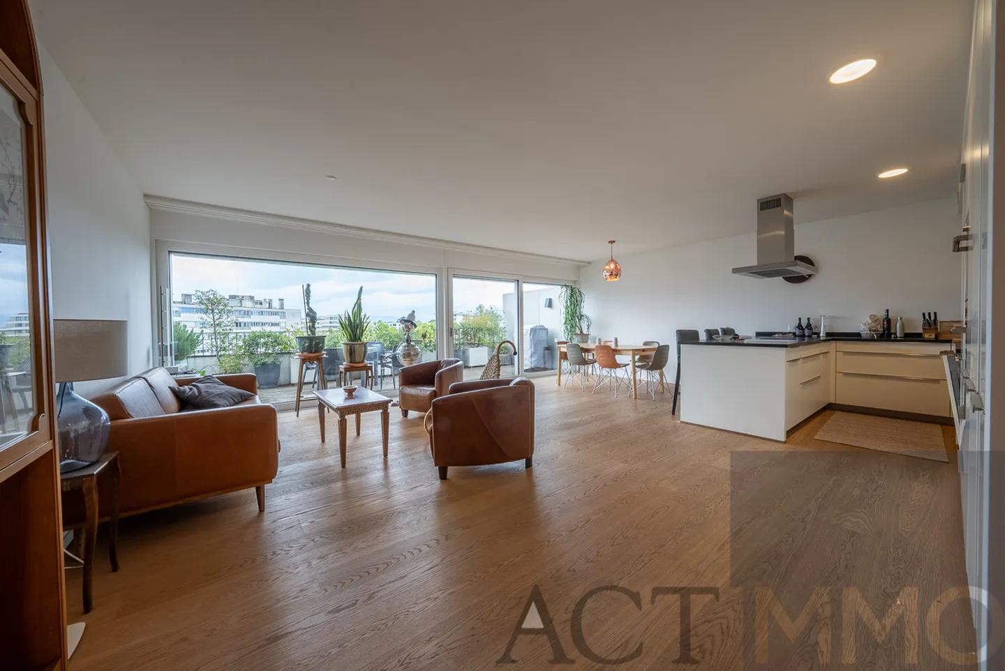 Magnifique appartement de 5 pièces avec terrasse - Photo 2 sur 13