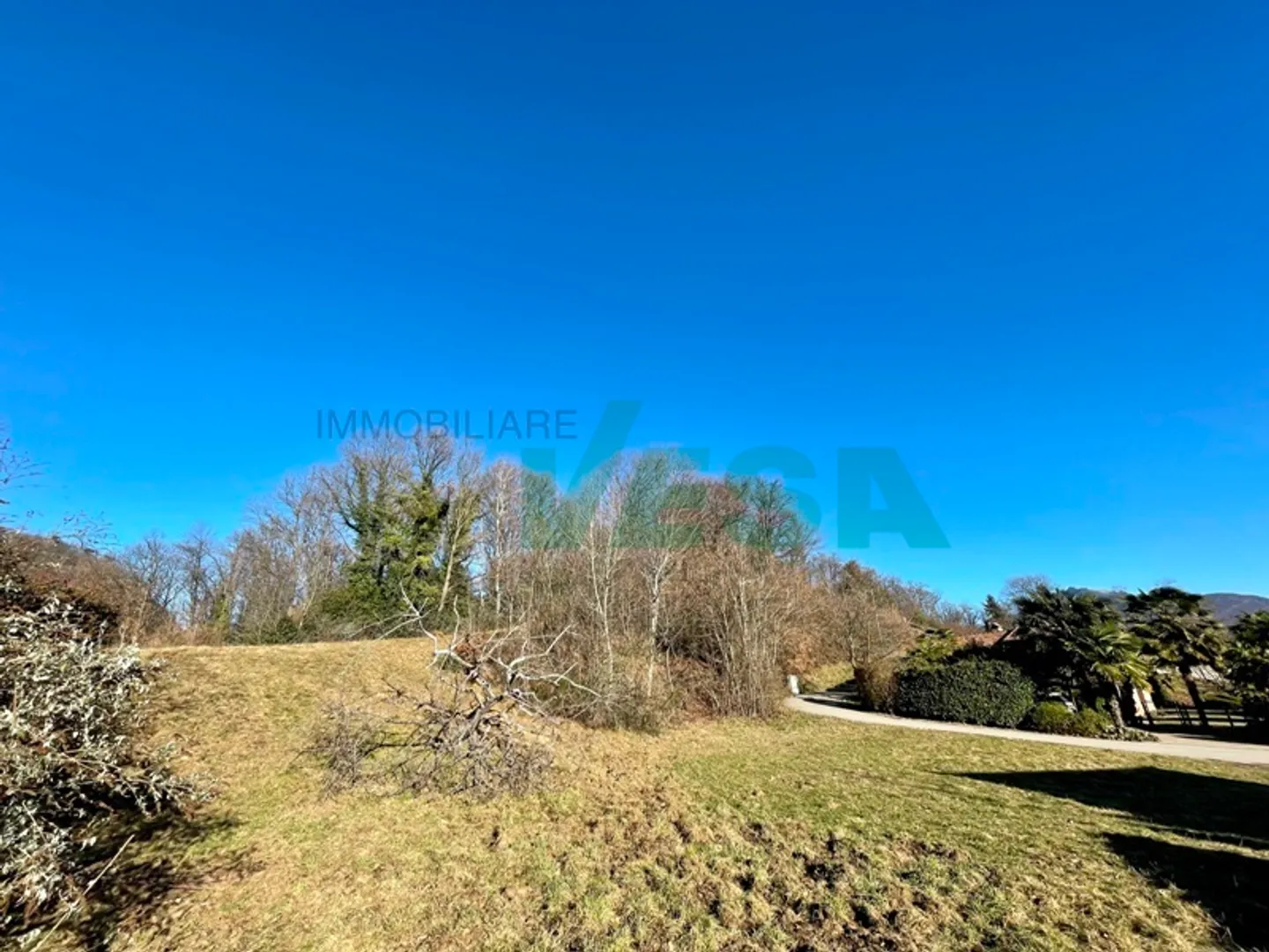Schönes flaches Baugrundstück in ruhiger, grüner Lage - Foto 1 von 5