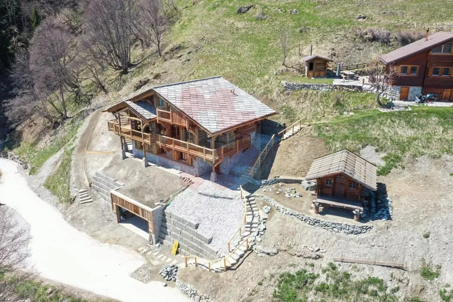 Außergewöhnliches Chalet - Ein einzigartiges Werk im Herzen des Val d'Hérens - Foto 3 von 13