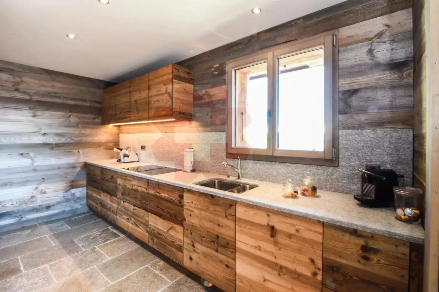Außergewöhnliches Chalet - Ein einzigartiges Werk im Herzen des Val d'Hérens - Foto 5 von 13