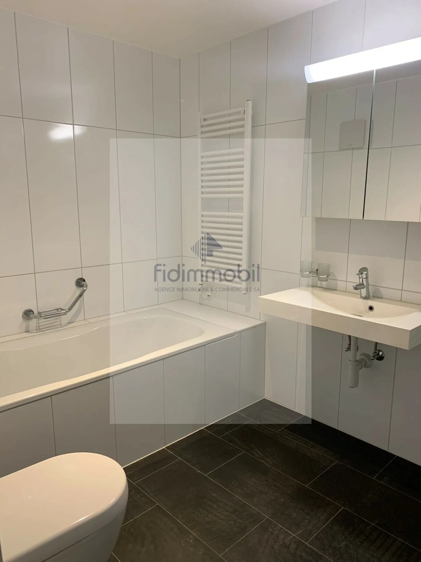 Duplex di alta qualità nel cuore del villaggio di Hauterive - Foto 6 di 10