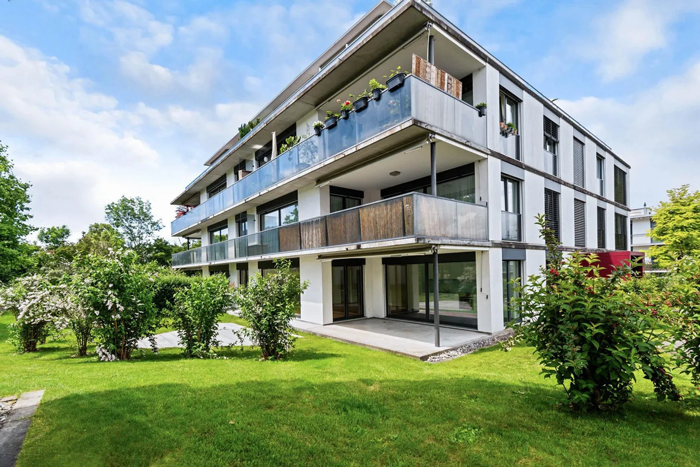 Does your vehicle need a roof over its head? - Photo 1 of 1