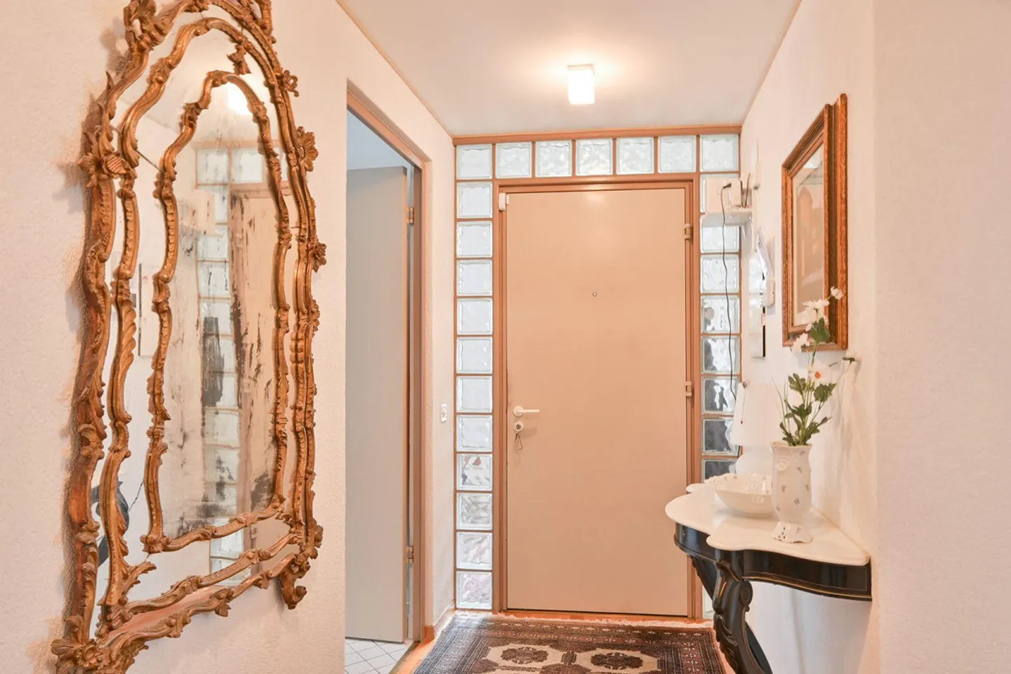 Appartement avec grand jardin dans une maison bifamiliale dans un emplacement recherché - Photo 3 sur 13