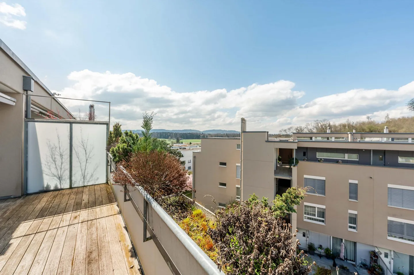 High Comfort and Breathtaking Views - Photo 10 of 13