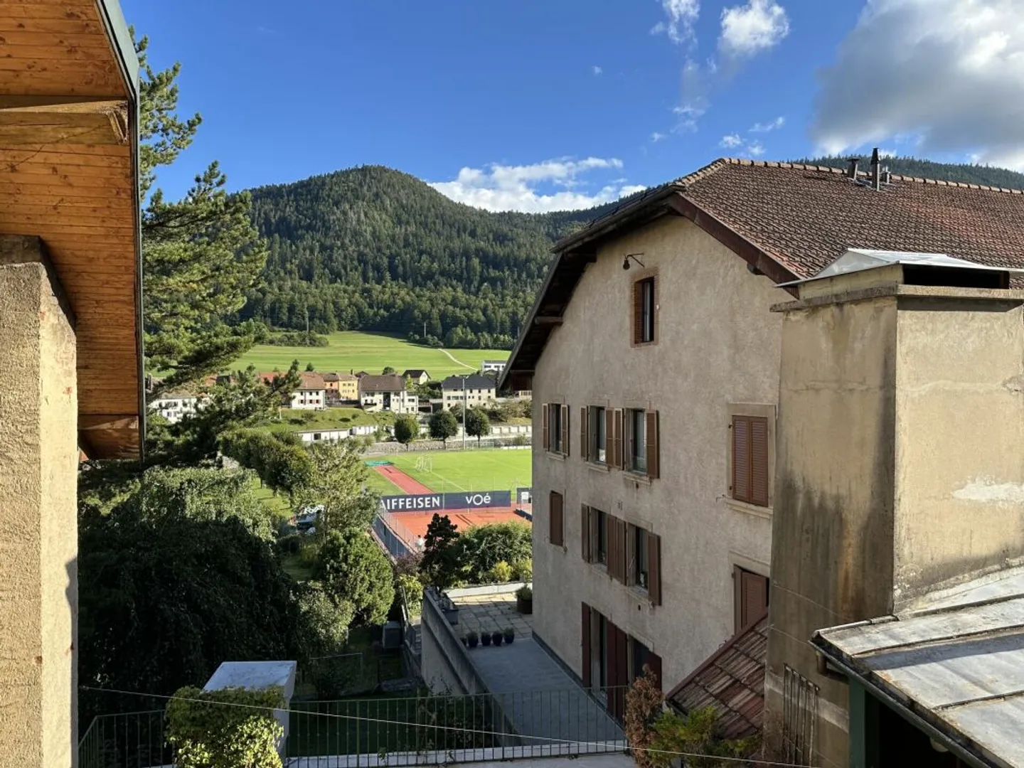 Mixed-use building for sale - Photo 2 of 26