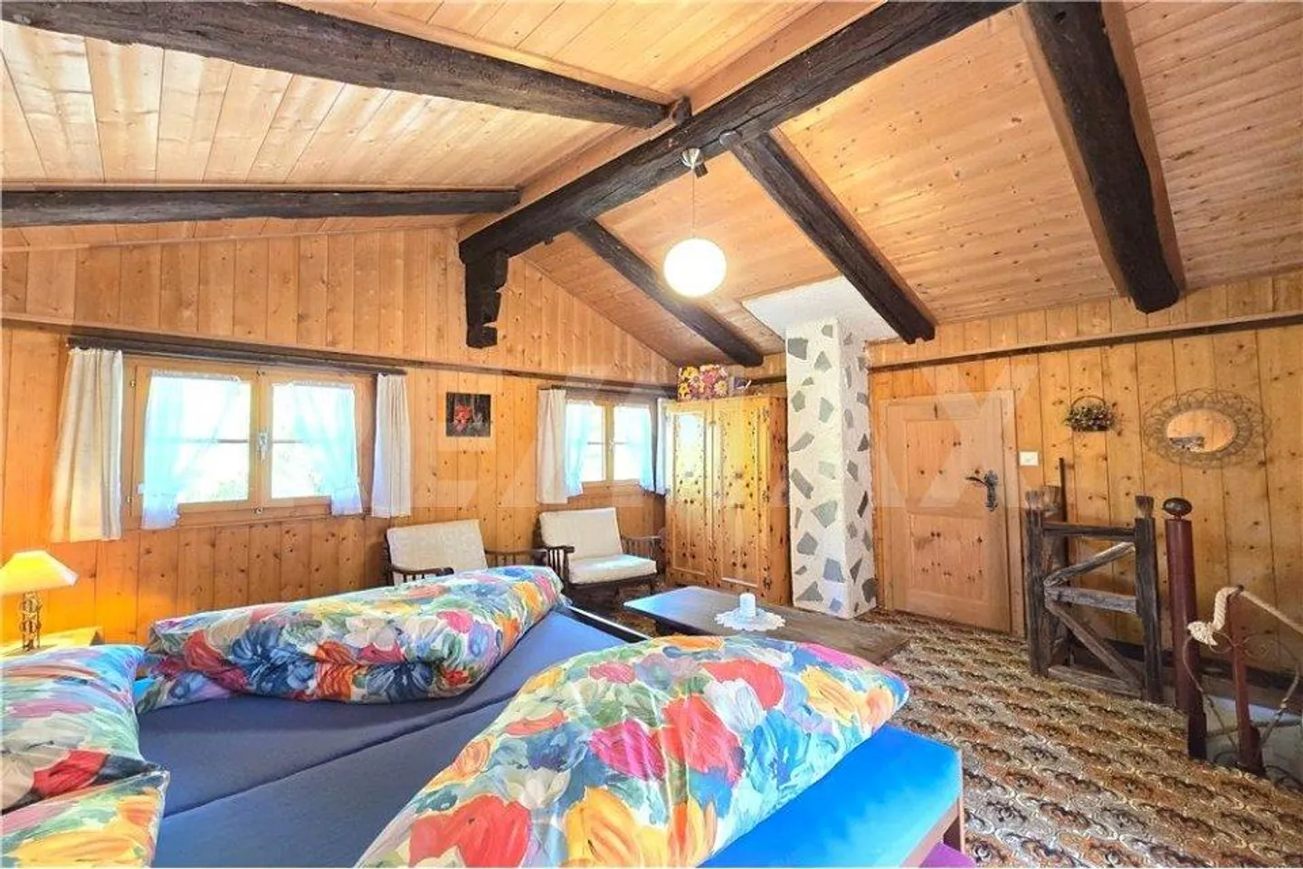 Traditionelles Walliser-Chalet mit Charme im Grünen versteckt - Photo 4 of 13