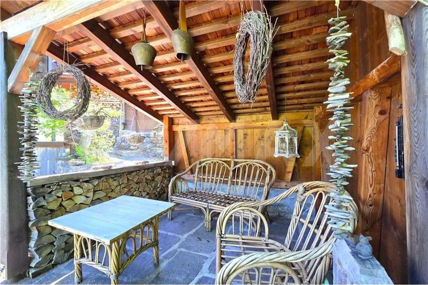 Traditionelles Walliser-Chalet mit Charme im Grünen versteckt - Photo 11 of 13