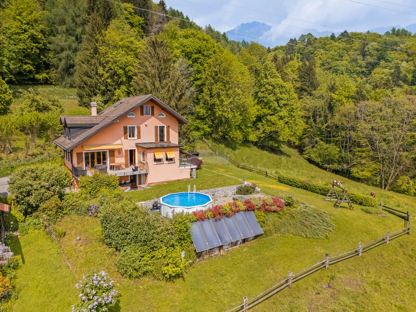 Maison 6.5 pièces - Photo 1 sur 12