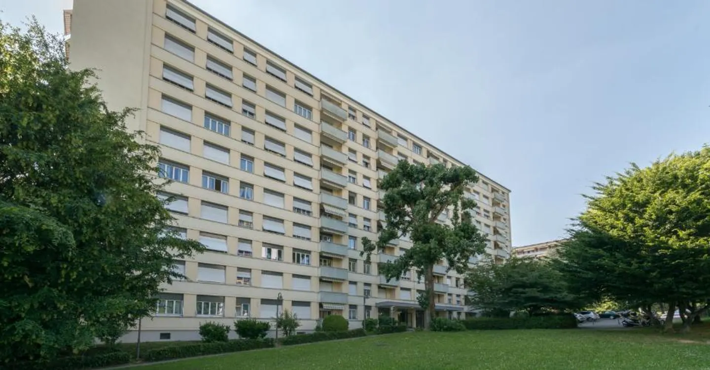 Apartment with lake view - Photo 2 of 3