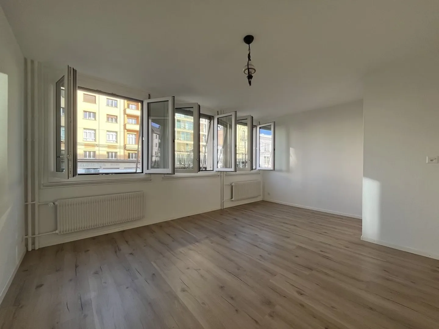 Appartement spacieux près de la gare - Photo 2 sur 6